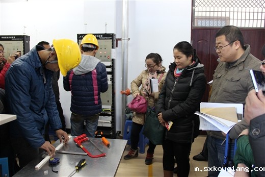 电子和计算机专业观摩课活动